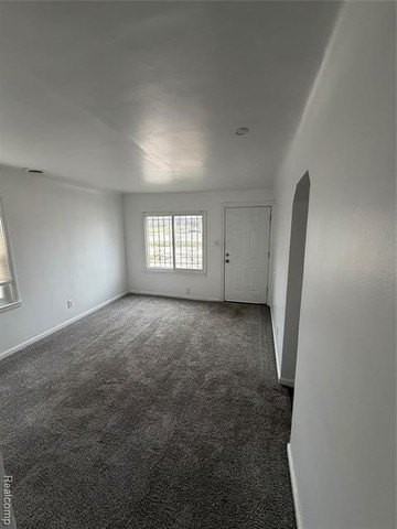 3887 Moore St Avenue - Photo 3 of 10