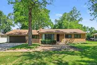 2360 Pineview - Photo 1 of 1