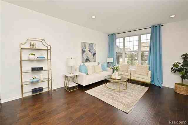 2817 Hartwick Dr - Photo 5 of 39