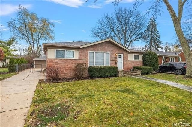16996 Marguerite St - Photo 2 of 30