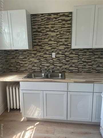 8625 Dexter Ave - Photo 2 of 8