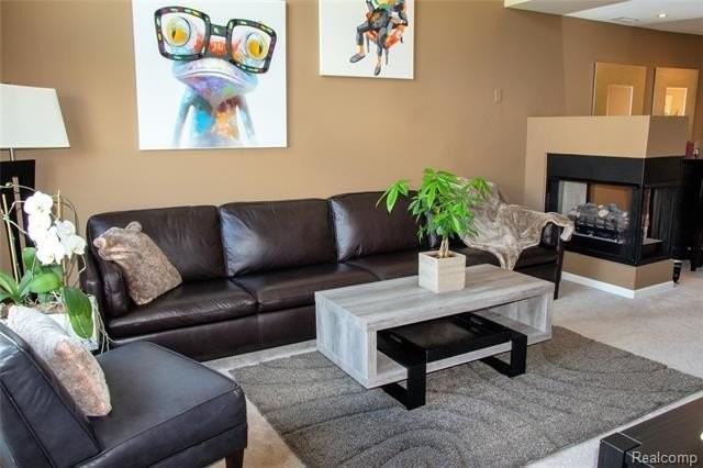 1446 Raliegh Pl #112 - Photo 3 of 15