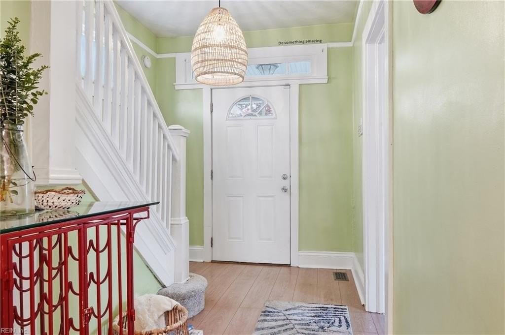 920 Oaklawn Ave - Photo 3 of 35