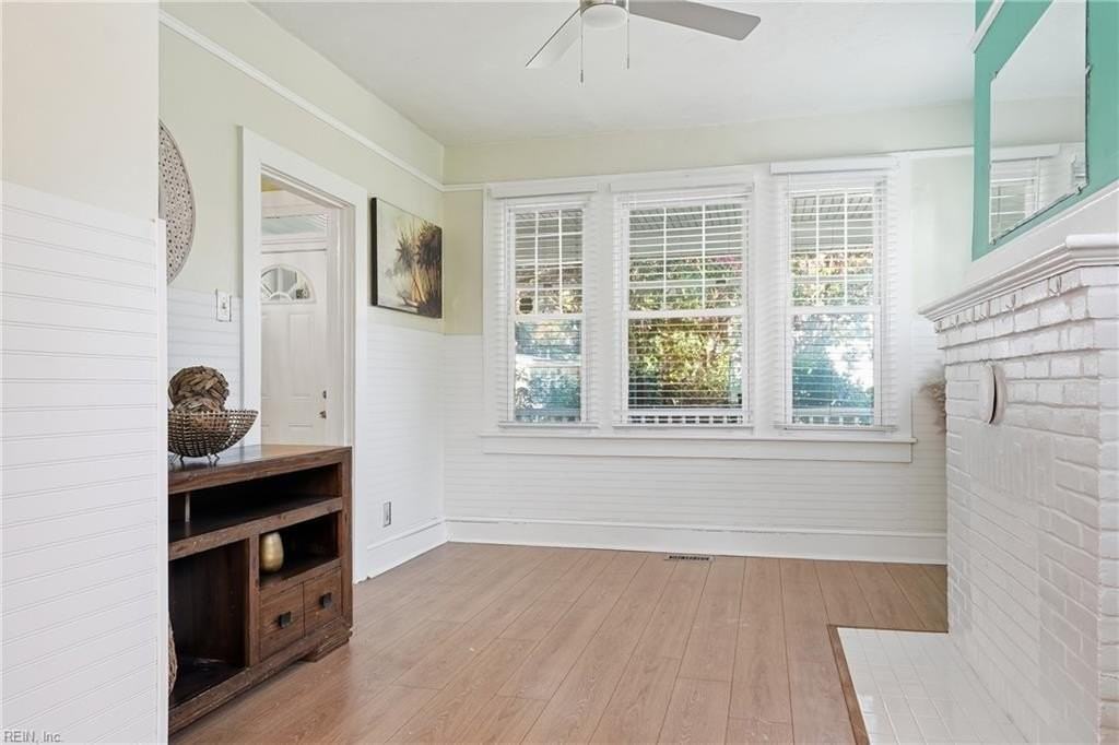 920 Oaklawn Ave - Photo 7 of 35