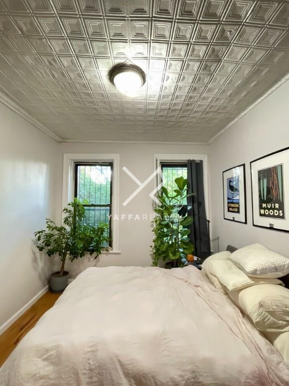 382 Montgomery St - Photo 6 of 8