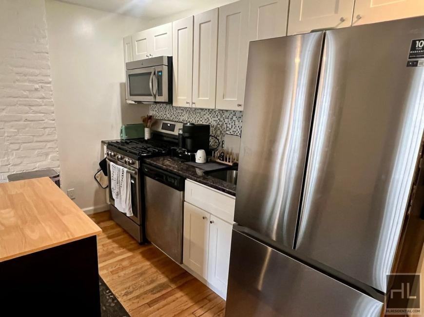 14 Covert St - Photo 2 of 10