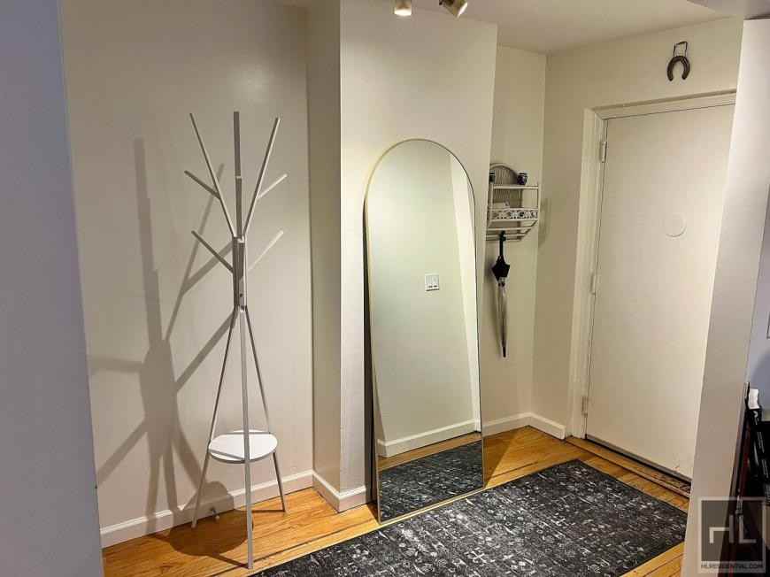 14 Covert St - Photo 5 of 10