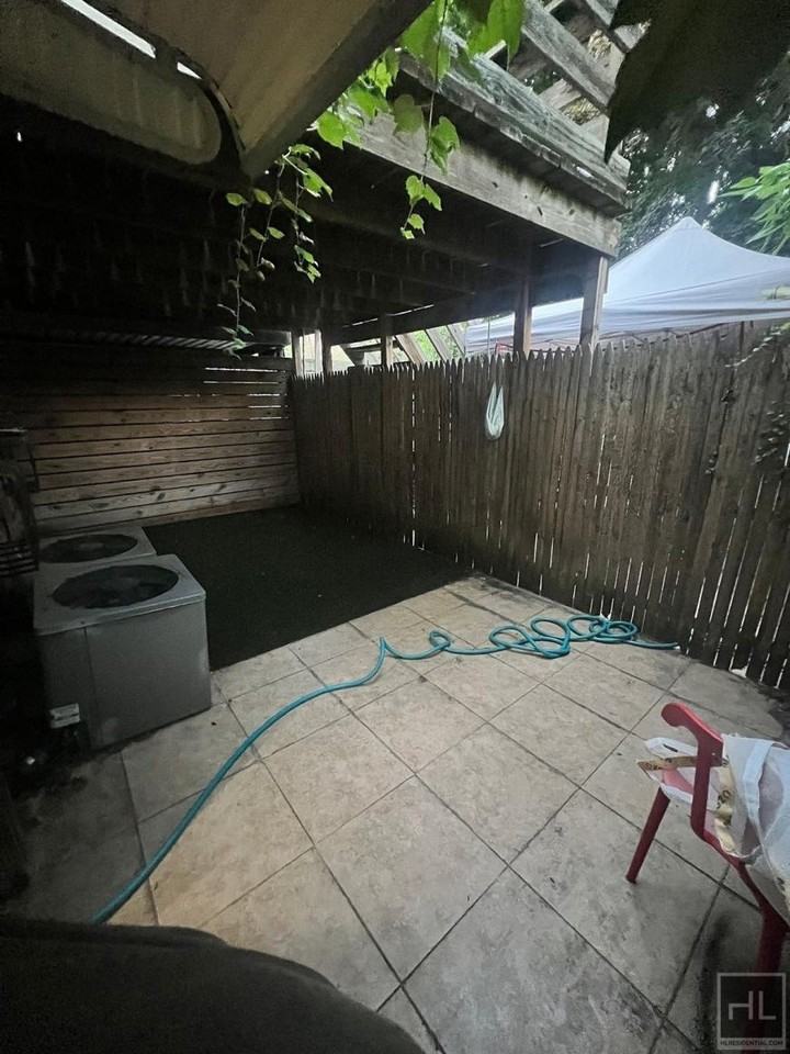 14 Covert St - Photo 6 of 10