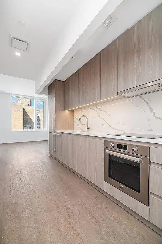 200 E 23rd St - Photo 2 of 4