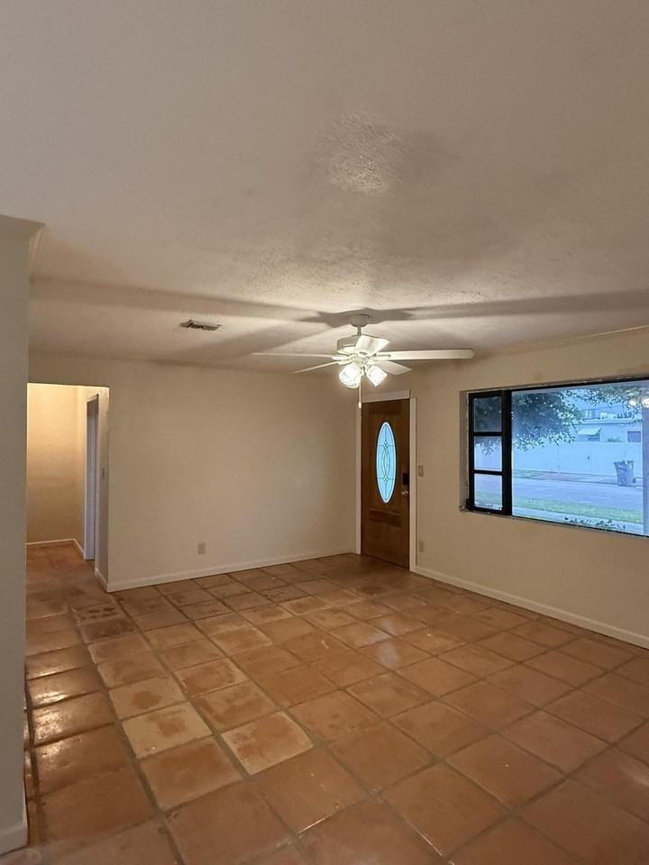 817 Elm Rd - Photo 5 of 15