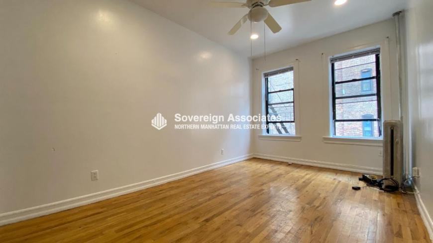 4305 Broadway - Photo 2 of 10