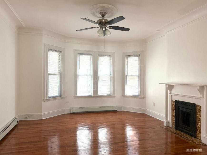 1918 Cortelyou Rd - Photo 2 of 10