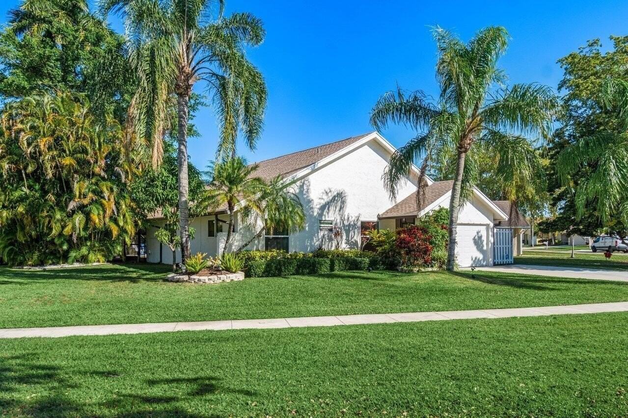 22525 Swordfish Dr - Photo 4 of 41