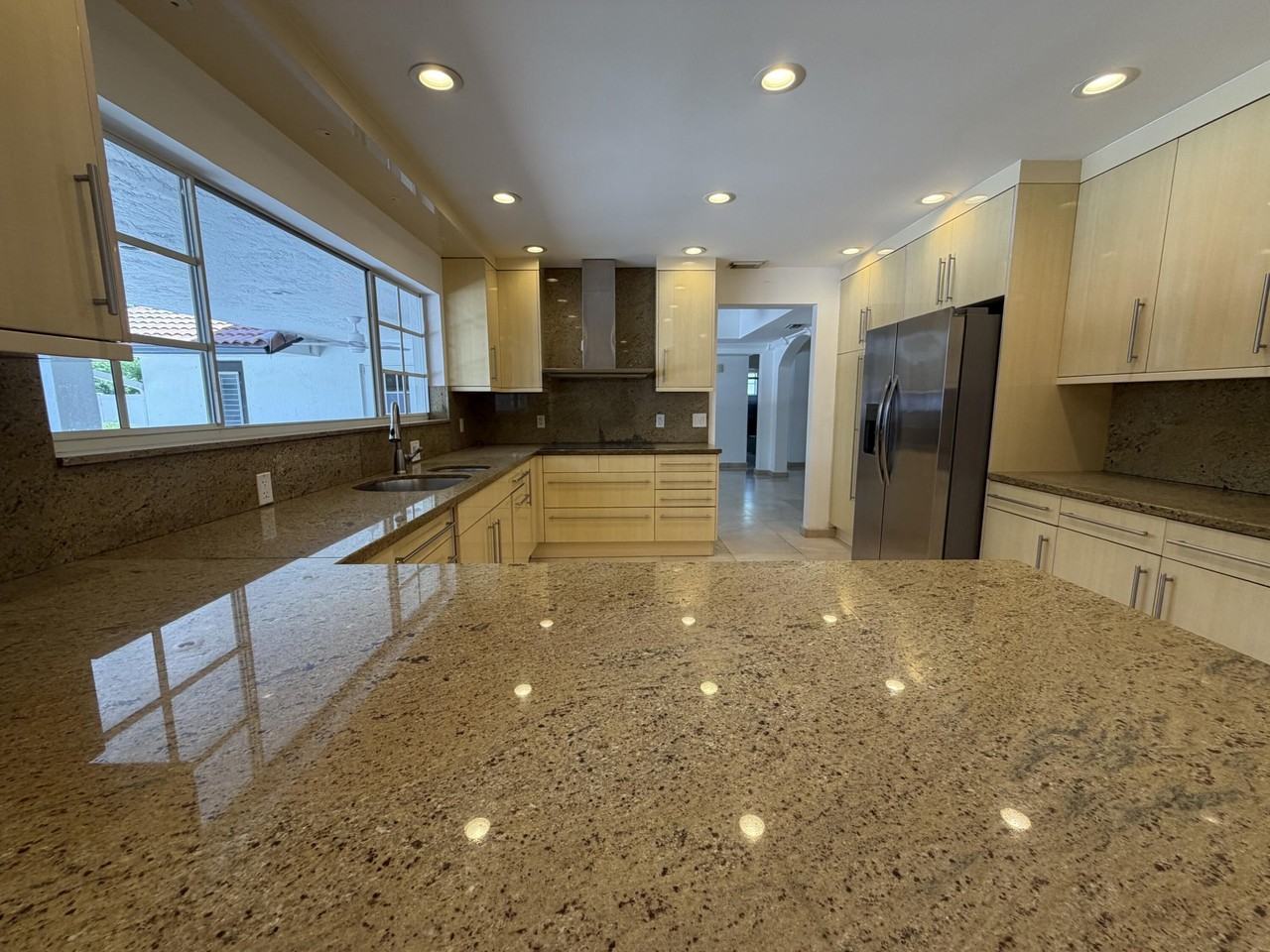 4081 4081 N 41st Street - Photo 6 of 15