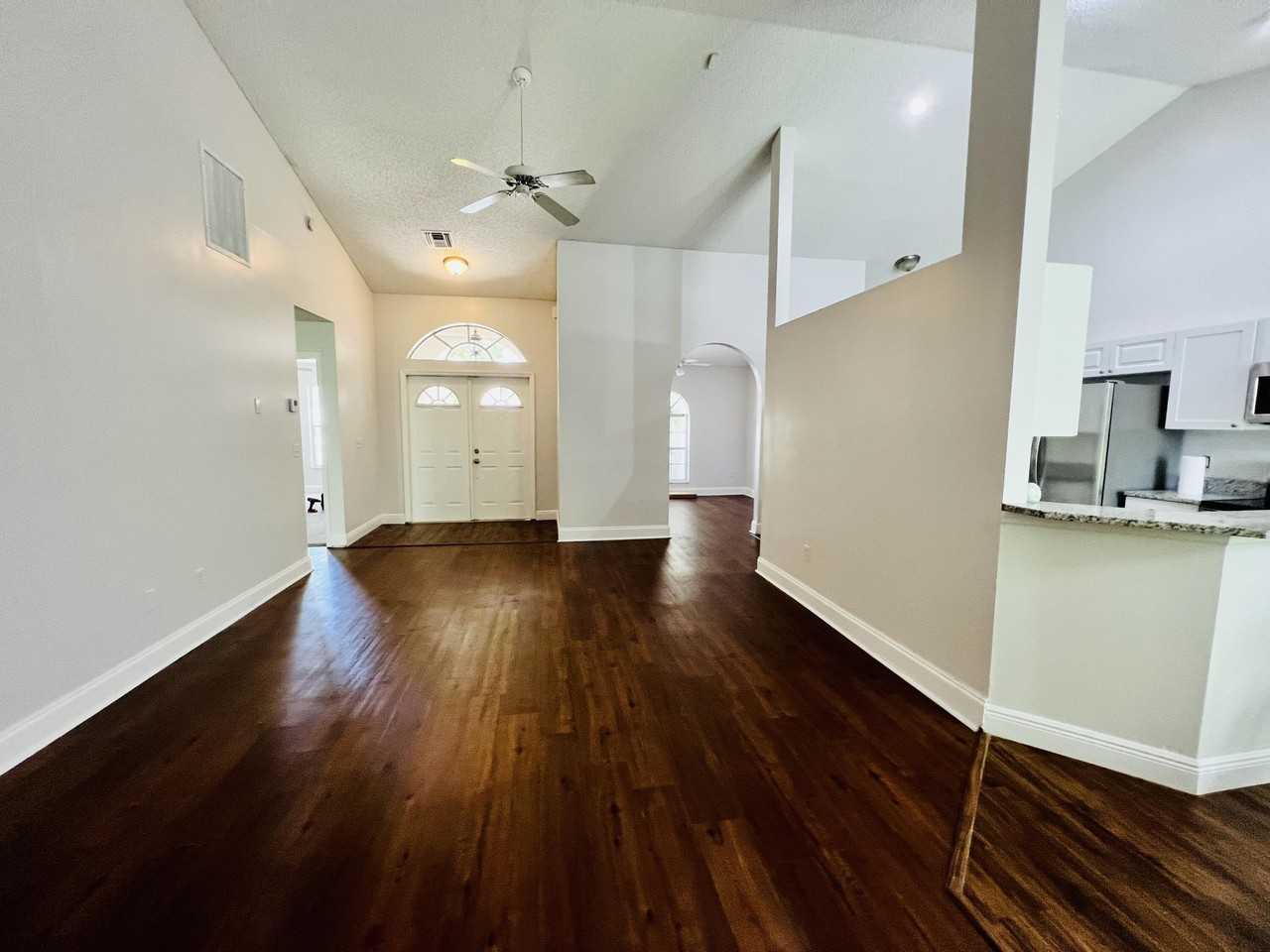 2485 Stonegate Dr - Photo 2 of 19