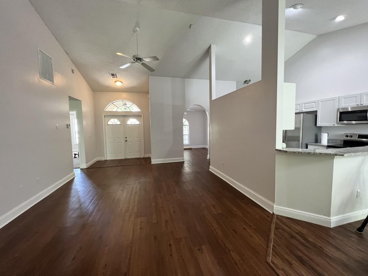 2485 Stonegate Dr - Photo 3 of 19