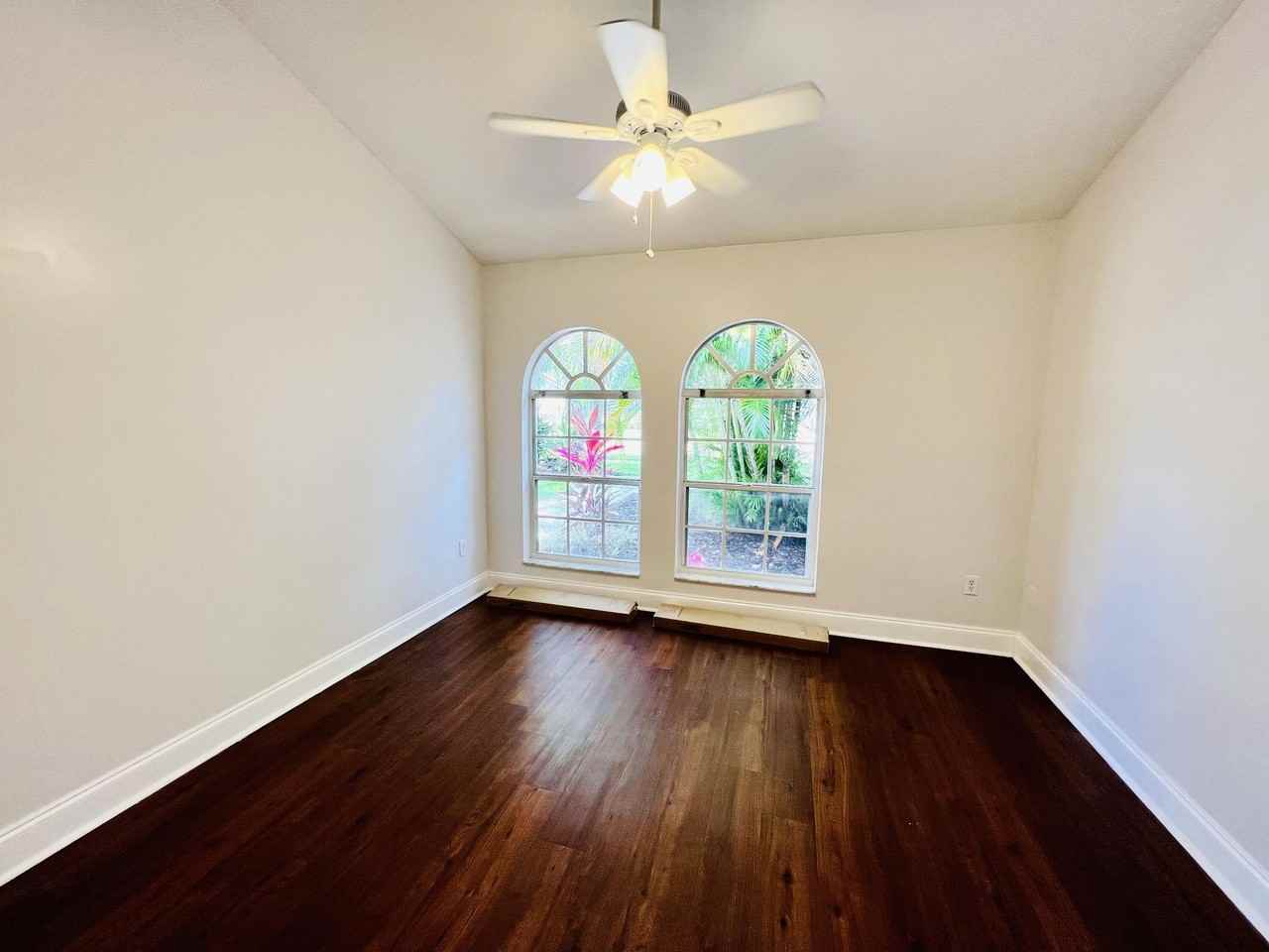 2485 Stonegate Dr - Photo 5 of 19