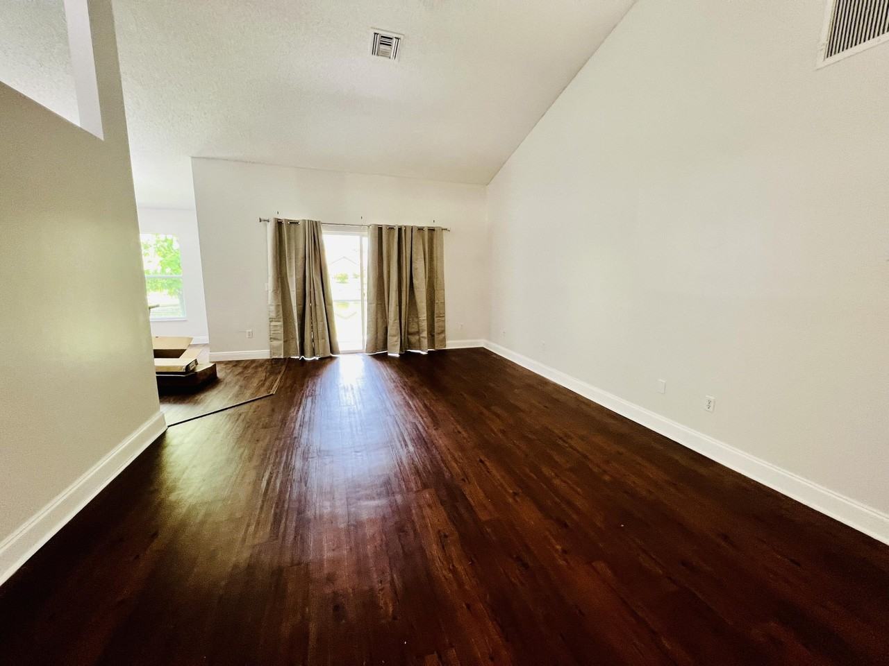 2485 Stonegate Dr - Photo 6 of 19