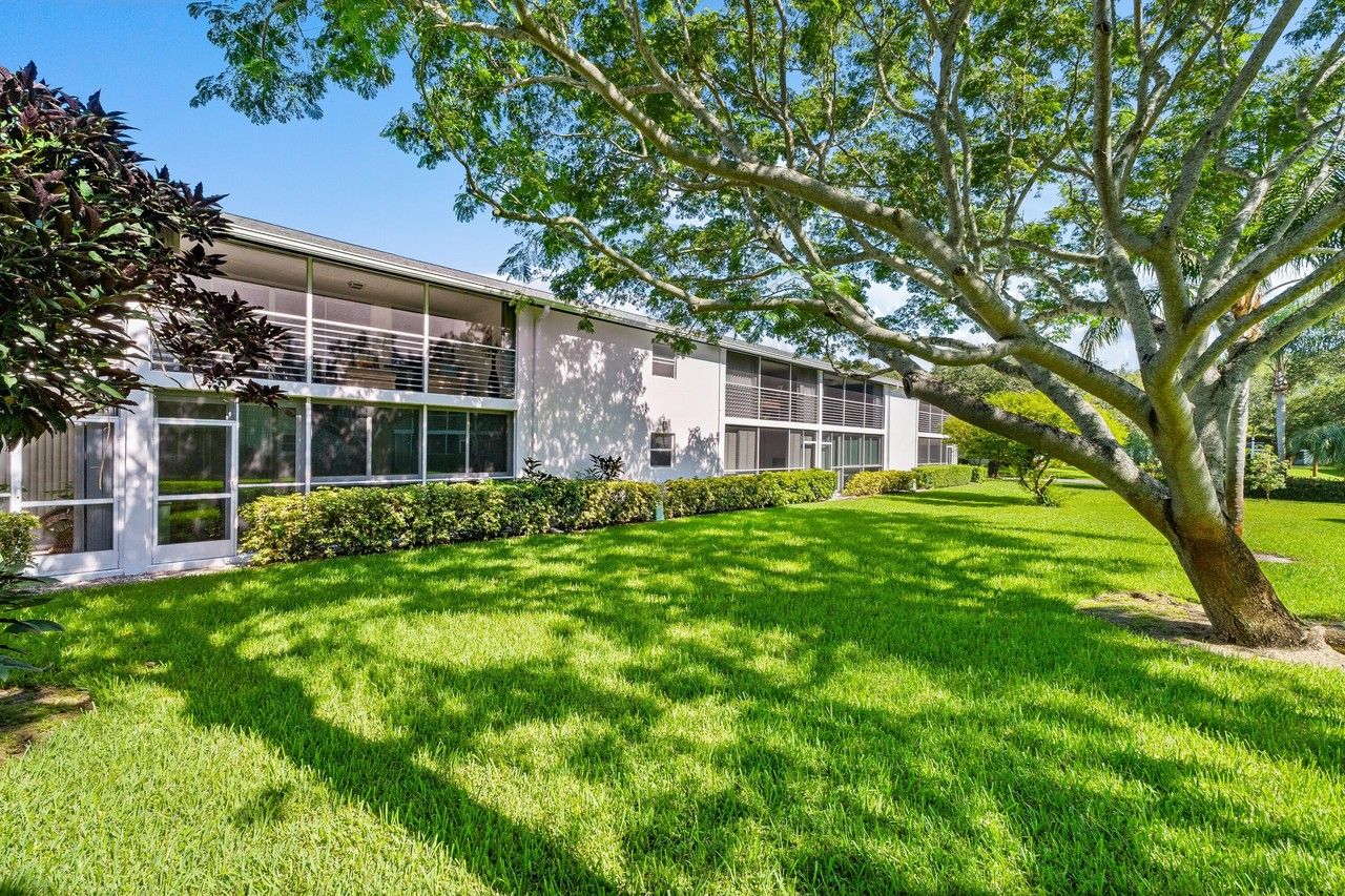 4 Westwood Ave #204