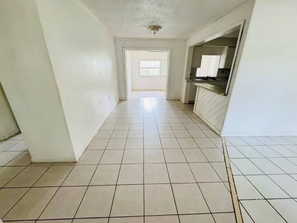 6400 Nw 30th St - Photo 3 of 11