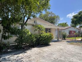 216 Nw 12th St #1 - Photo 1 of 1