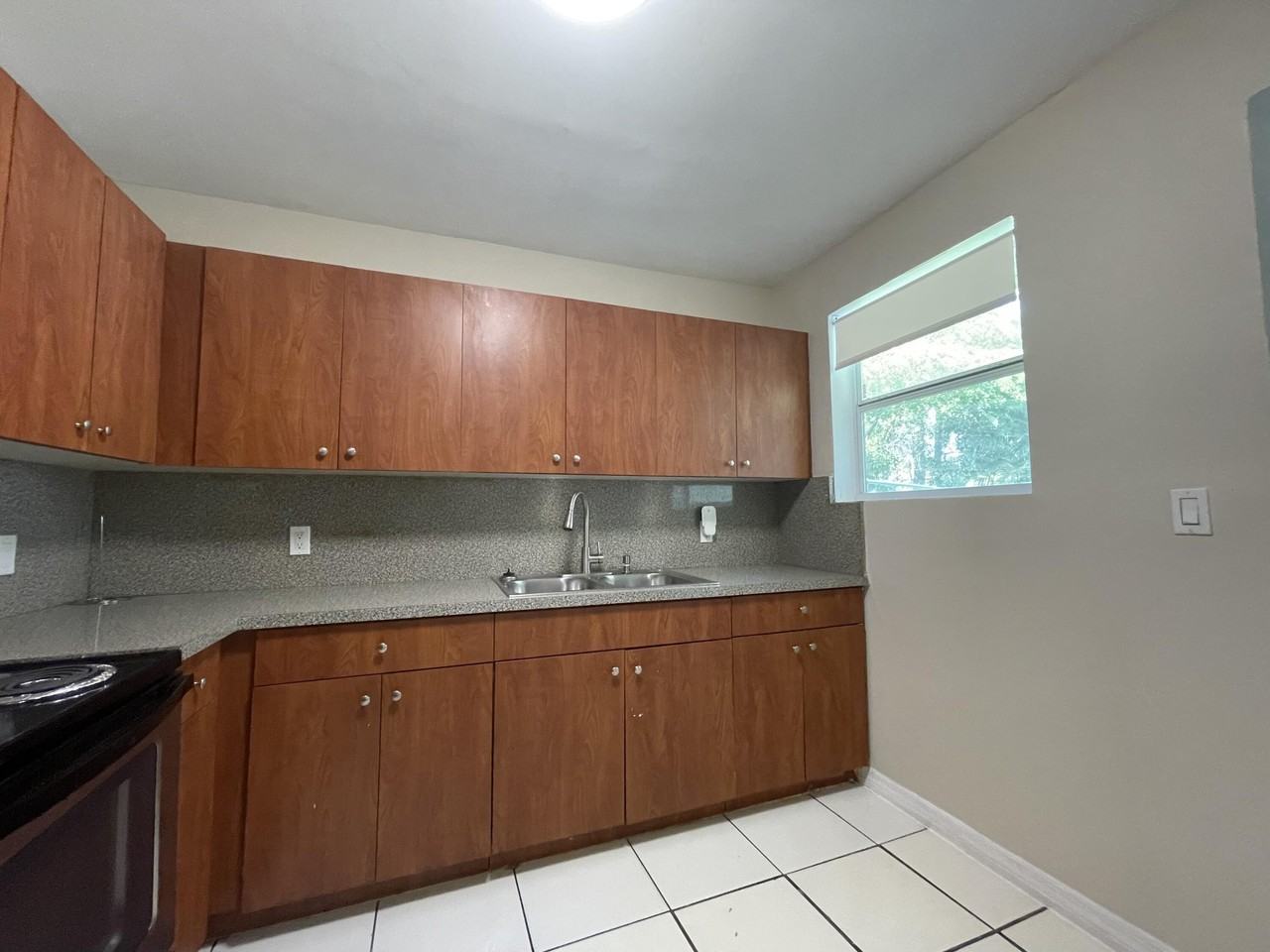 216 Nw 12th St #1 - Photo 6 of 18