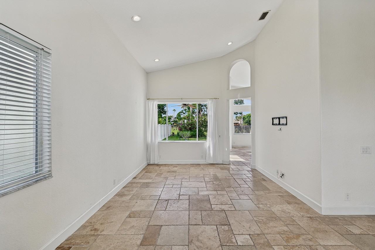 4583 Nw 7th Pl - Photo 4 of 50