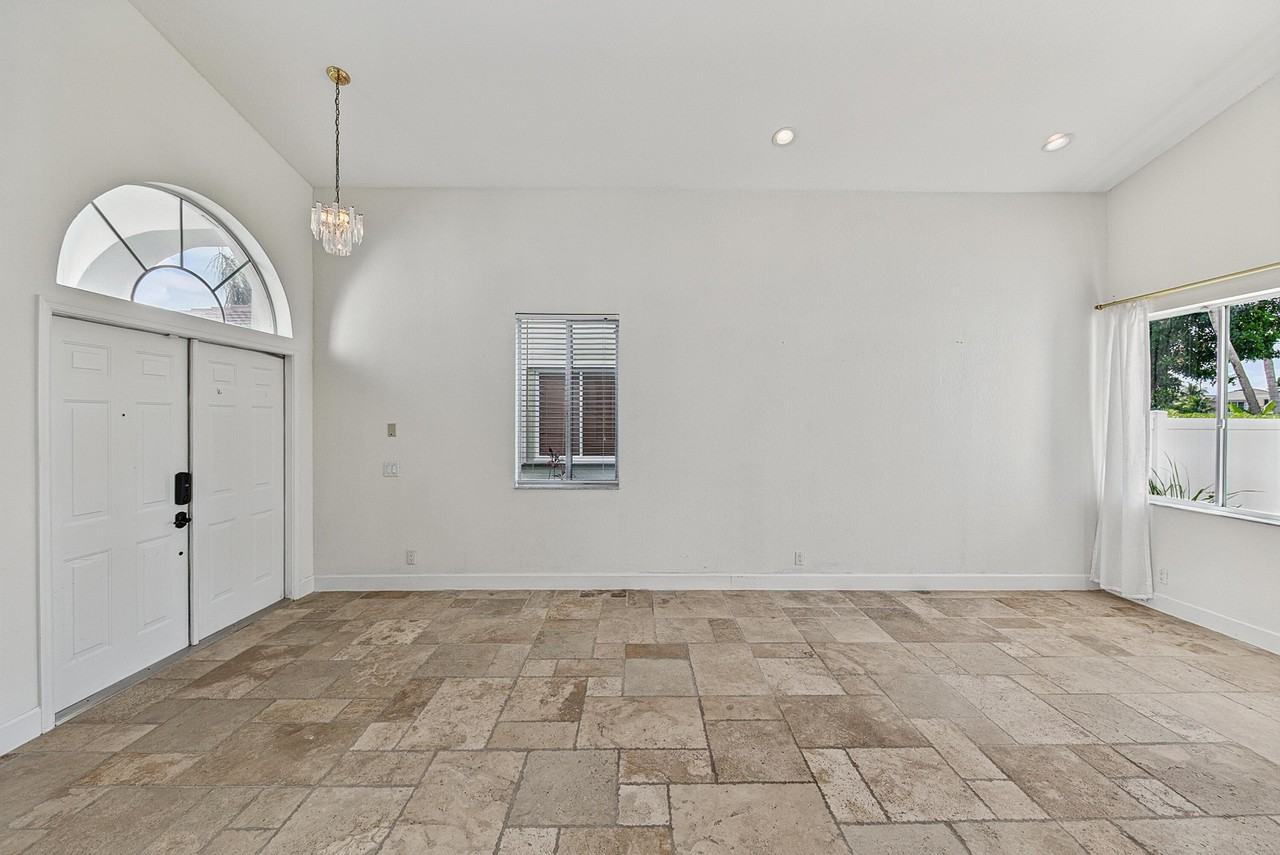 4583 Nw 7th Pl - Photo 5 of 50