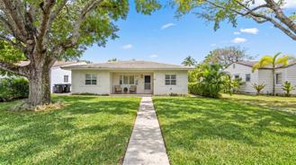 611 N Palmway - Photo 1 of 1