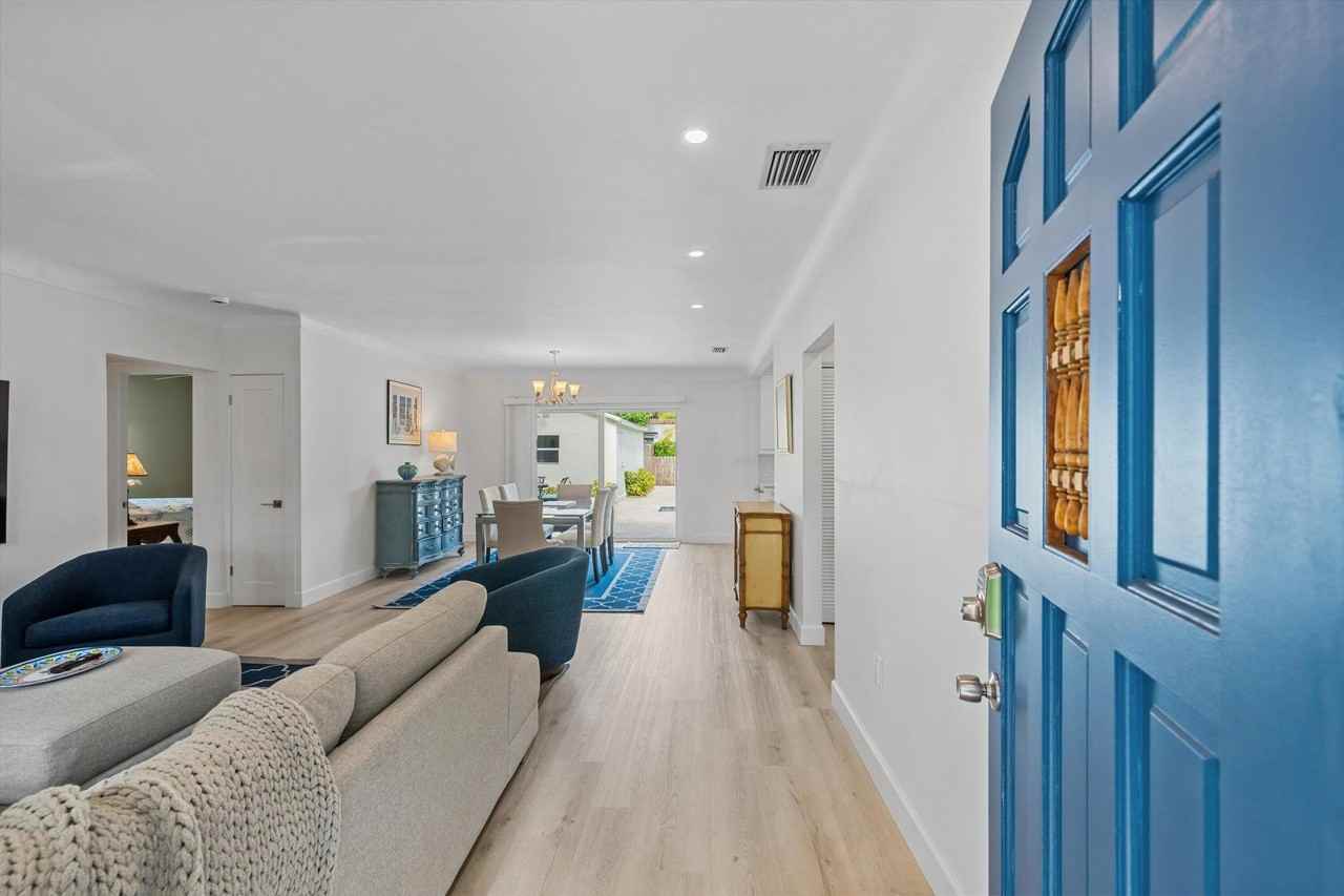 611 N Palmway - Photo 6 of 25
