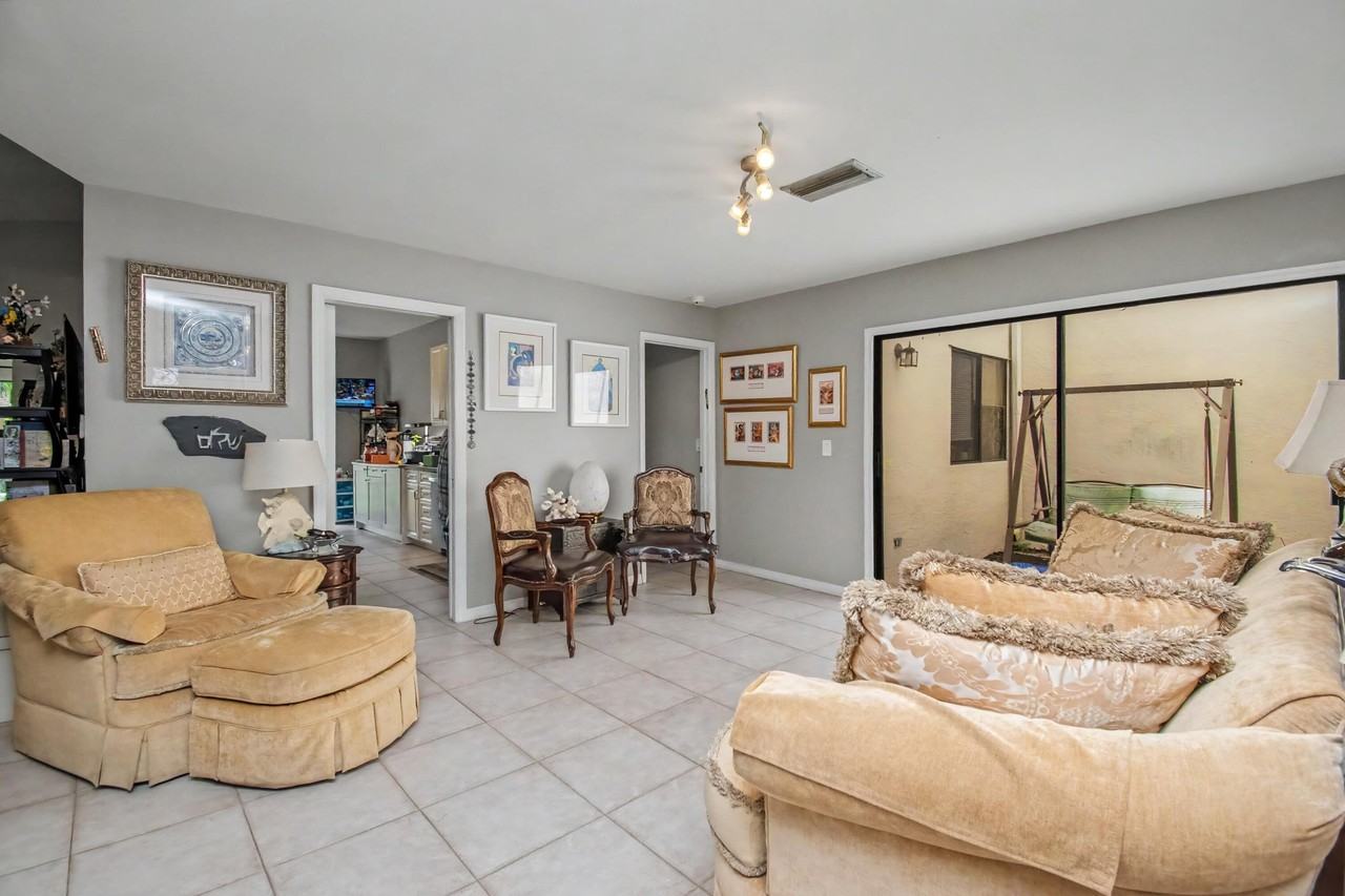 7678 Solimar Cir - Photo 7 of 33