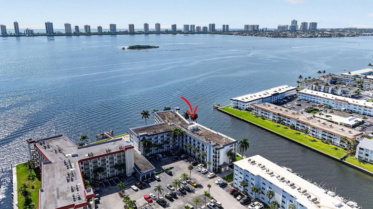 100 Paradise Harbour Blvd #307 - Photo 5 of 38