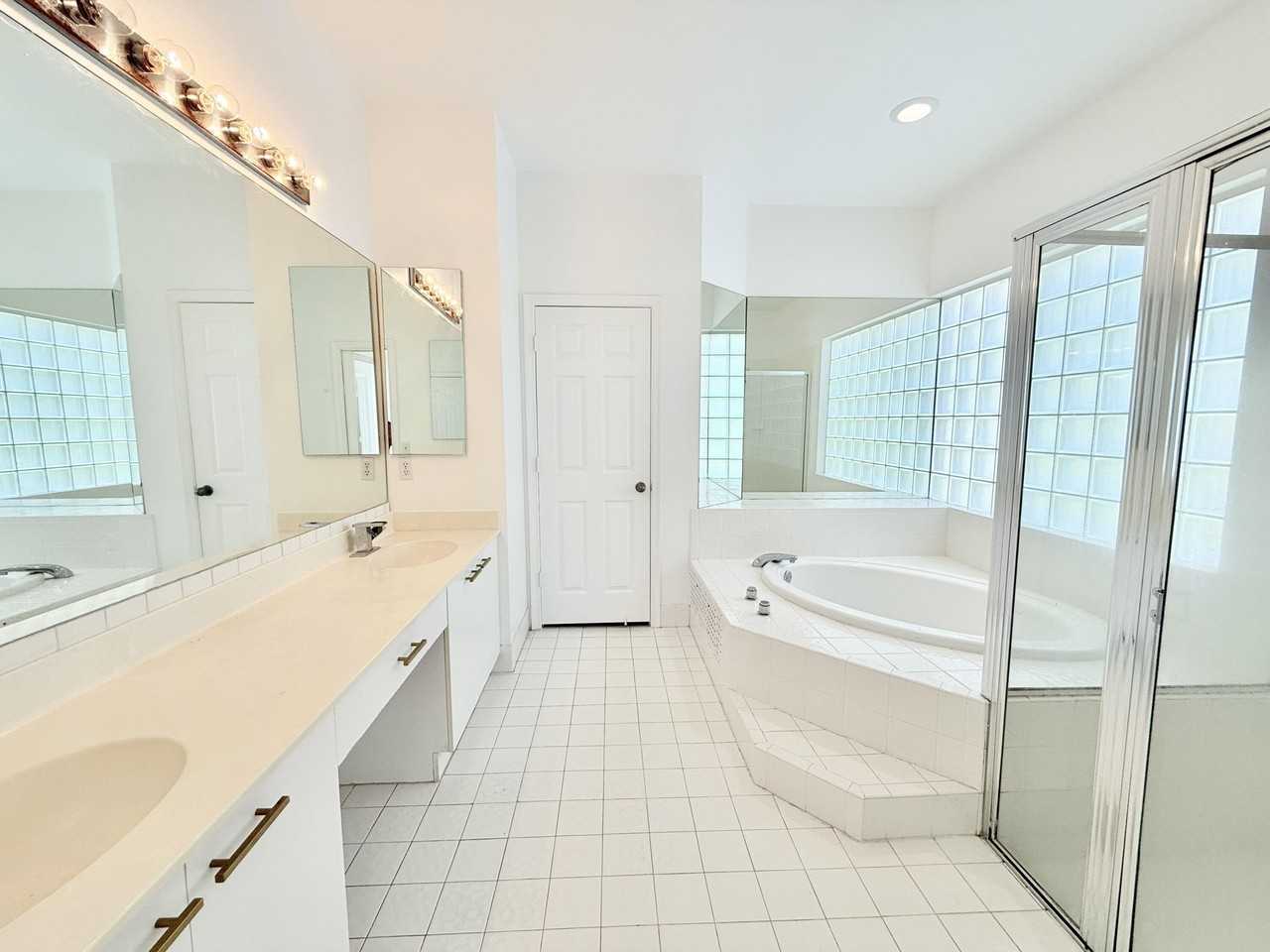 10875 Old Bridgeport Ln - Photo 6 of 39
