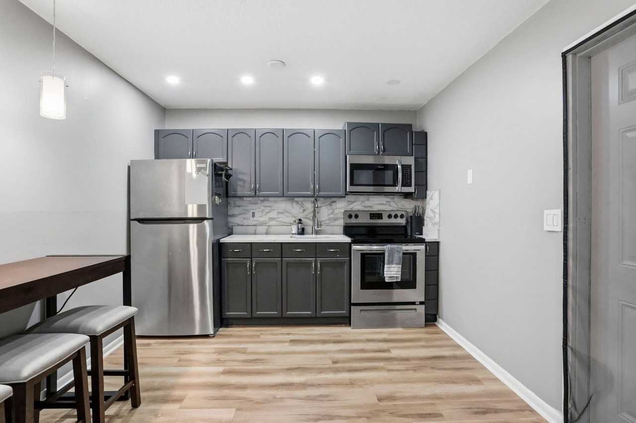 1204 S Lake Dr #3 - Photo 5 of 21