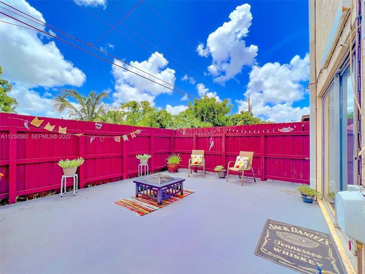 3672 Sw 59th Ave #7 - Photo 6 of 23