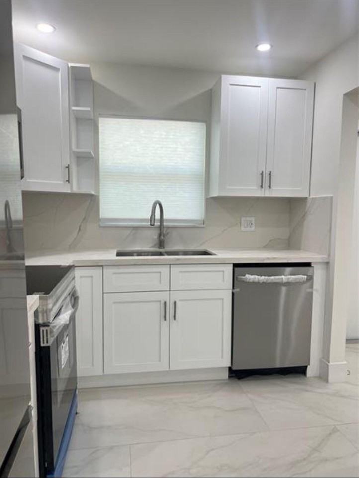 2801 N 34th Ave #16A - Photo 3 of 18