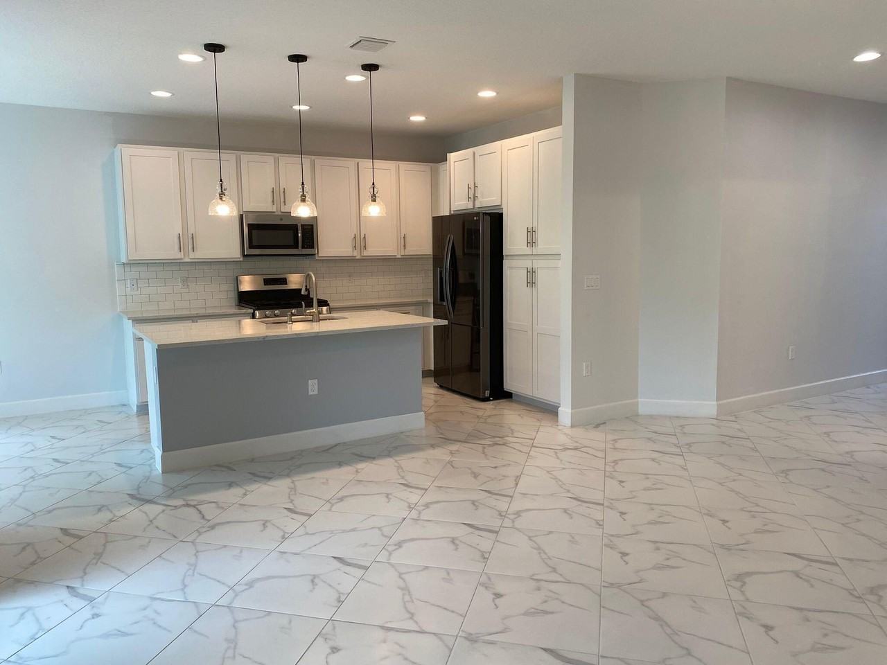 12049 Sw Jasper Lake Way - Photo 4 of 30