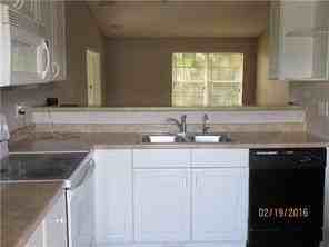 330 Lakewood Cir E #D - Photo 2 of 6