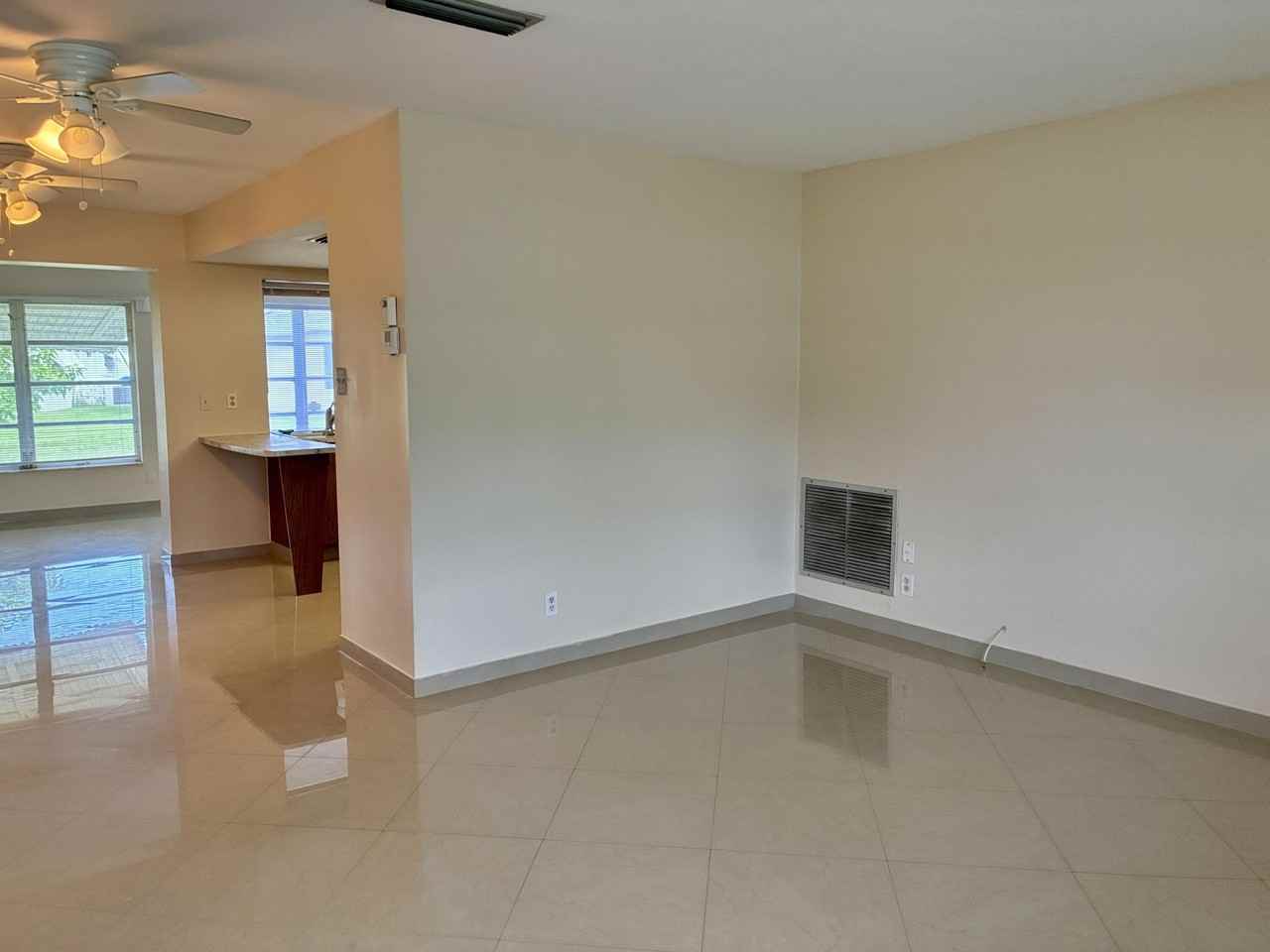 7470 Nw 7th Pl - Photo 4 of 28