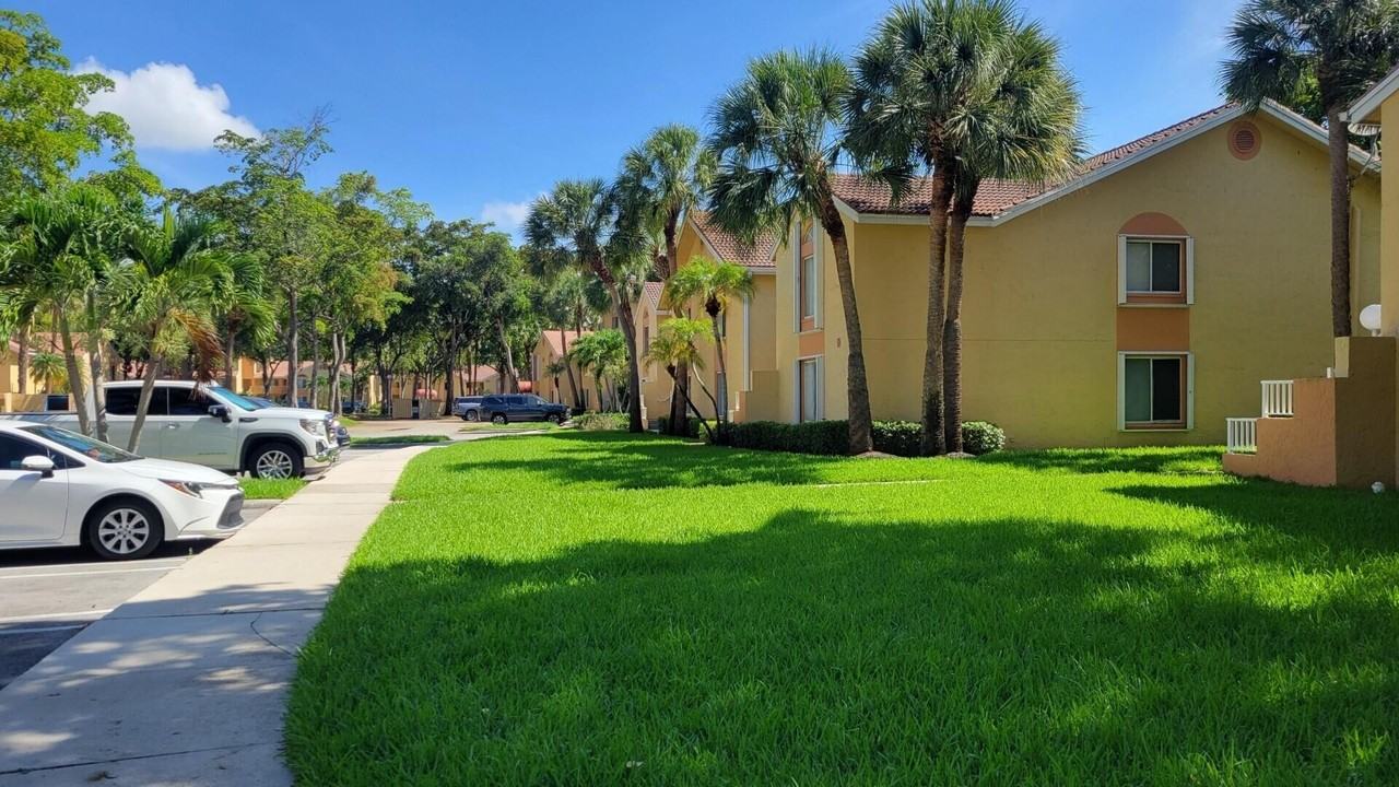 969 Coral Club Dr #969 - Photo 2 of 24