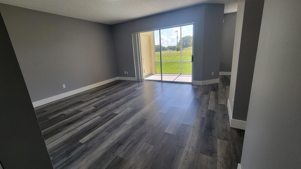 969 Coral Club Dr #969 - Photo 3 of 24