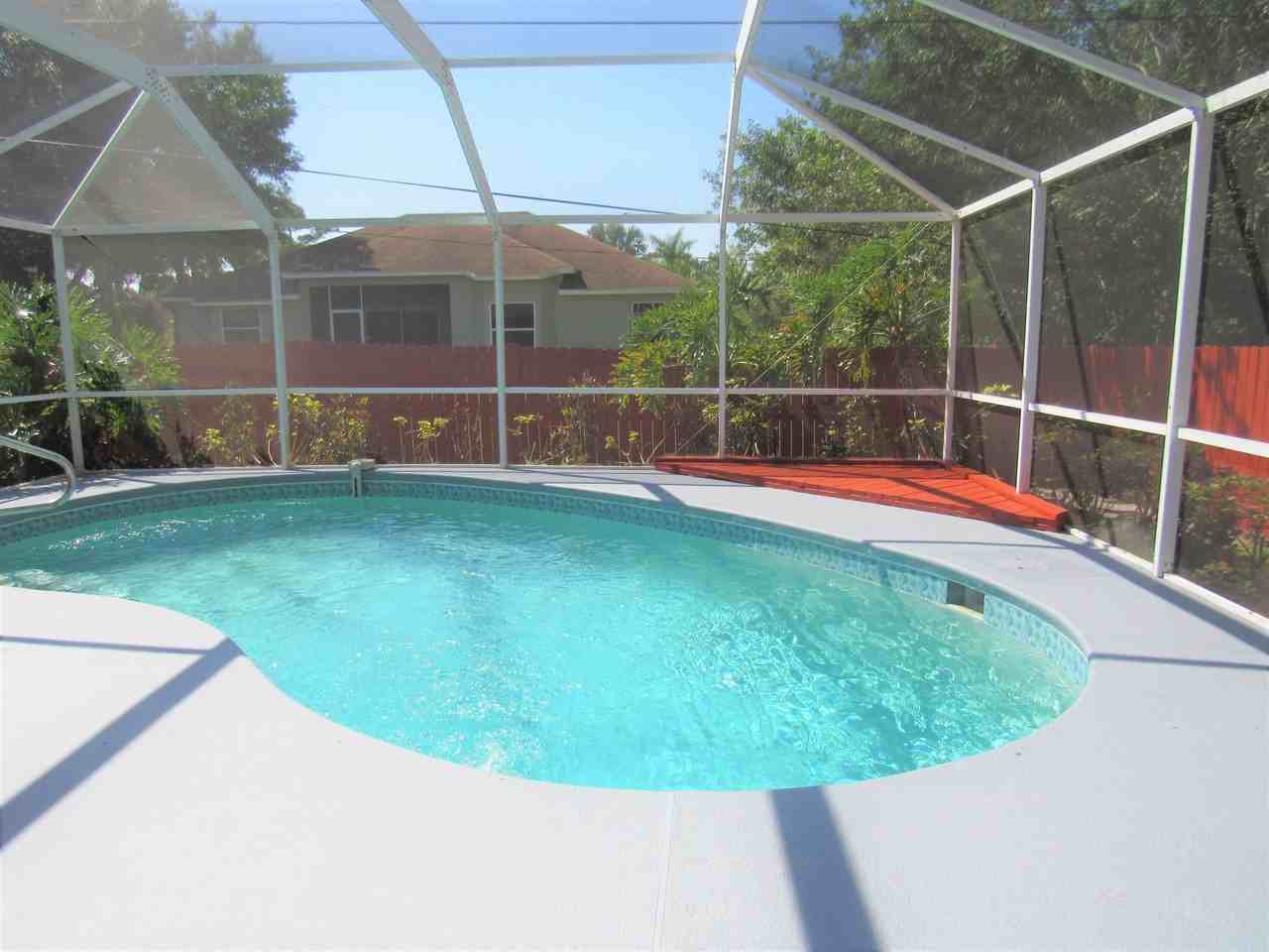 1242 Sw Melrose Ave - Photo 3 of 46