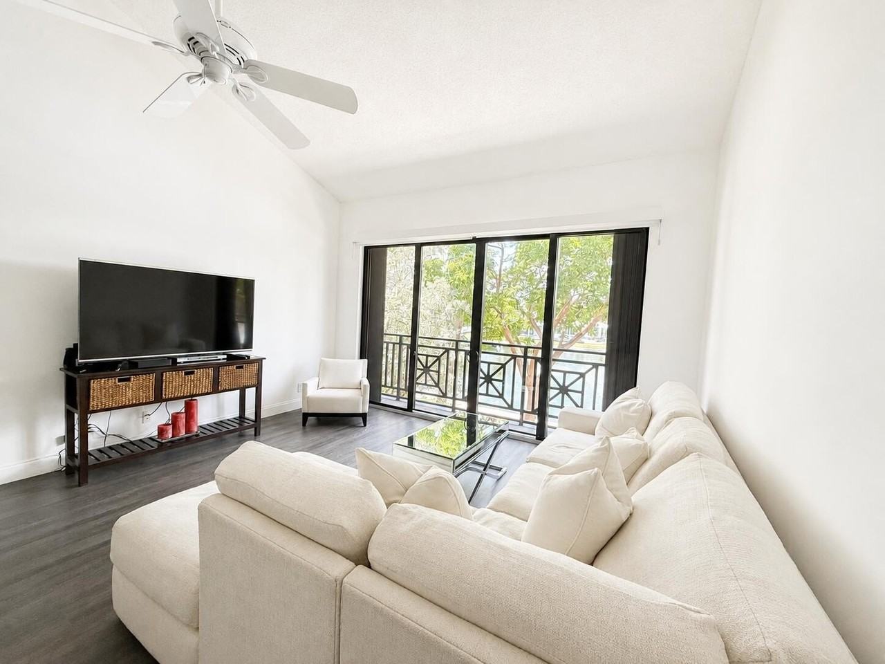 1645 S Ocean Ln #289 - Photo 4 of 26