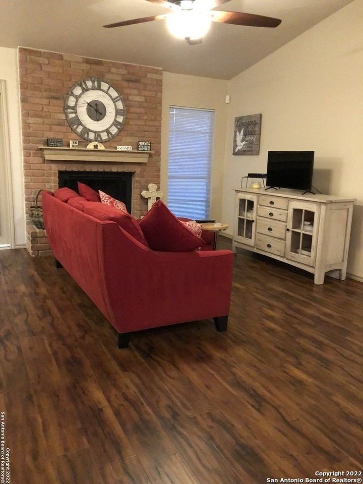 8214 Spring Town St - Photo 3 of 24