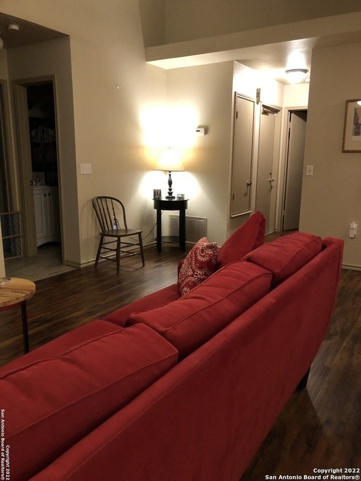 8214 Spring Town St - Photo 4 of 24
