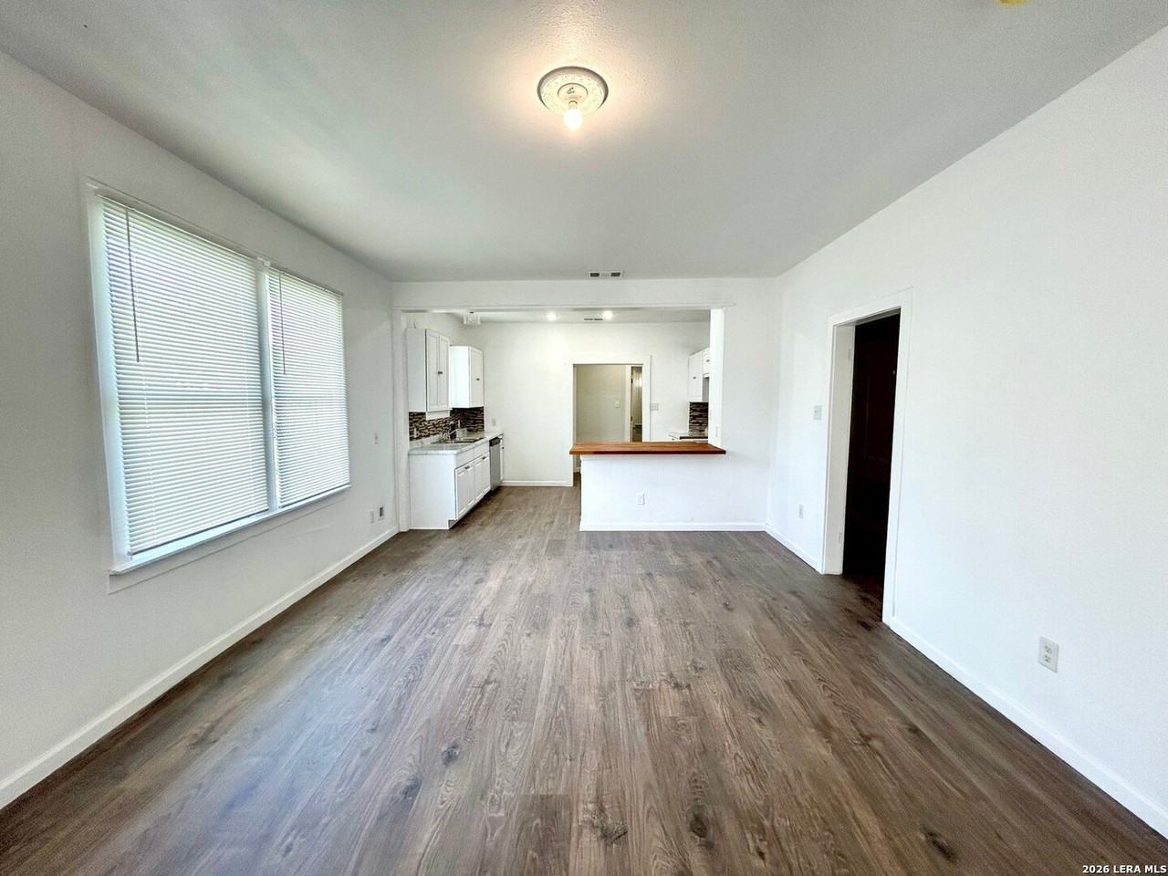 2623 W Houston St - Photo 6 of 21