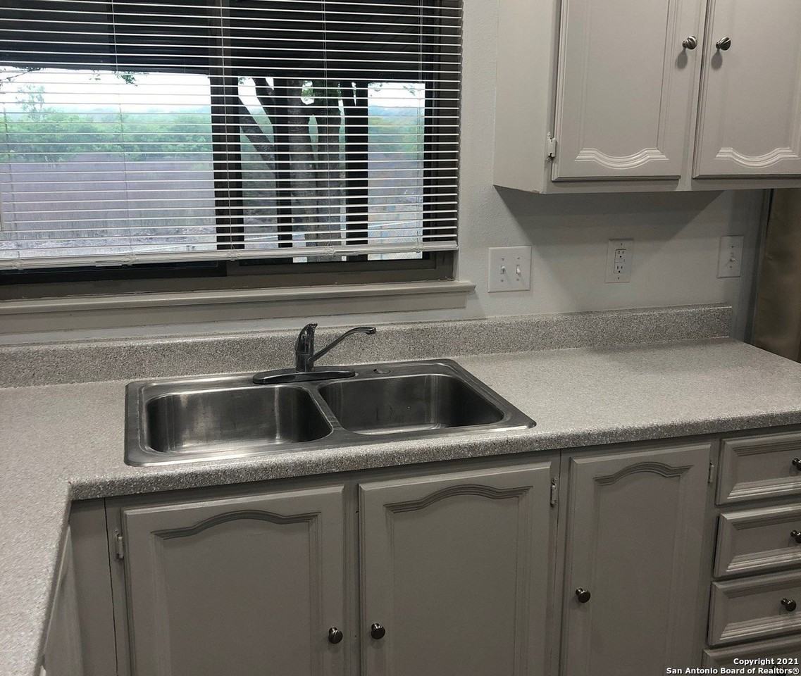 12615 Mount Defiance St - Photo 7 of 16