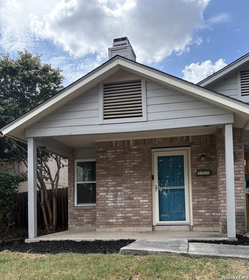 703 Meadow Gate - Photo 2 of 22