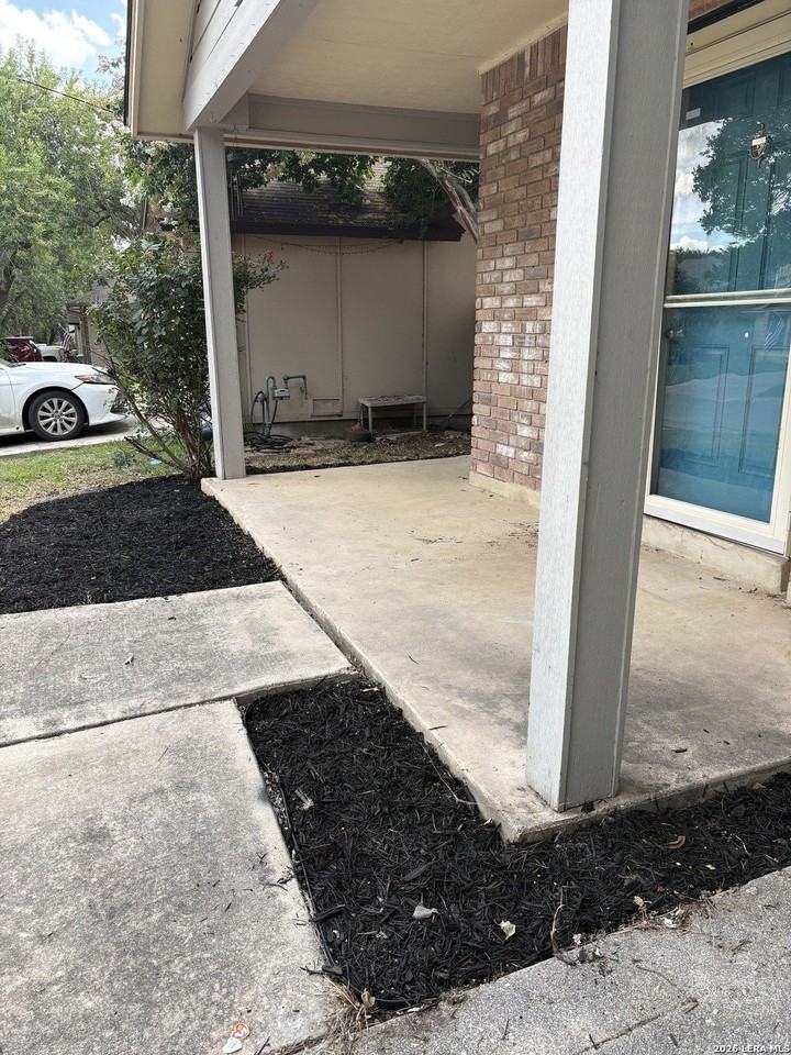 703 Meadow Gate - Photo 3 of 22