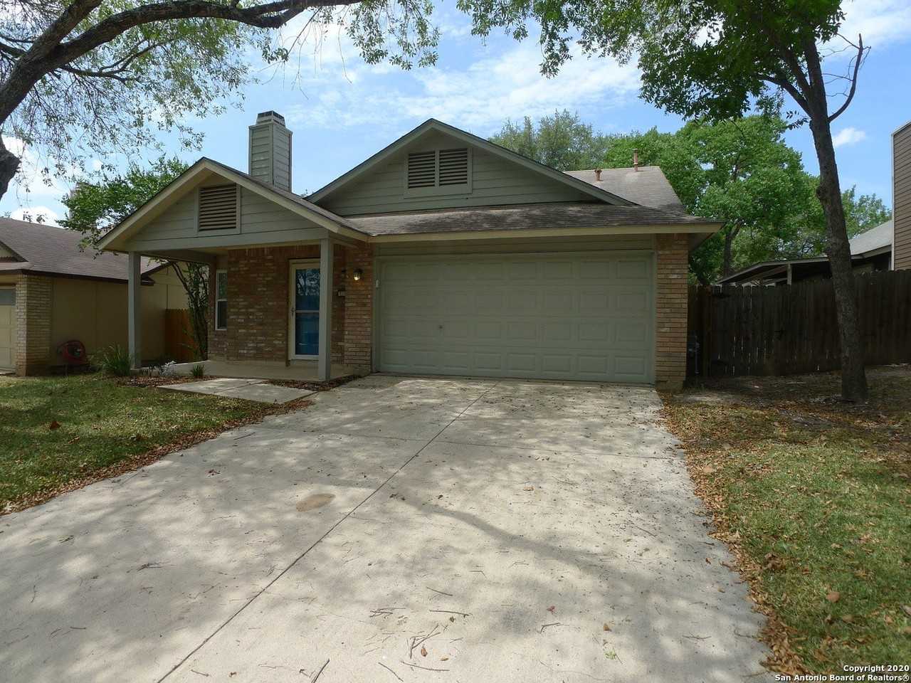 703 Meadow Gate - Photo 4 of 22